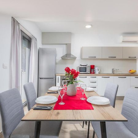 Stunning Apartment In Pjescana Uvala With Wifi Εξωτερικό φωτογραφία