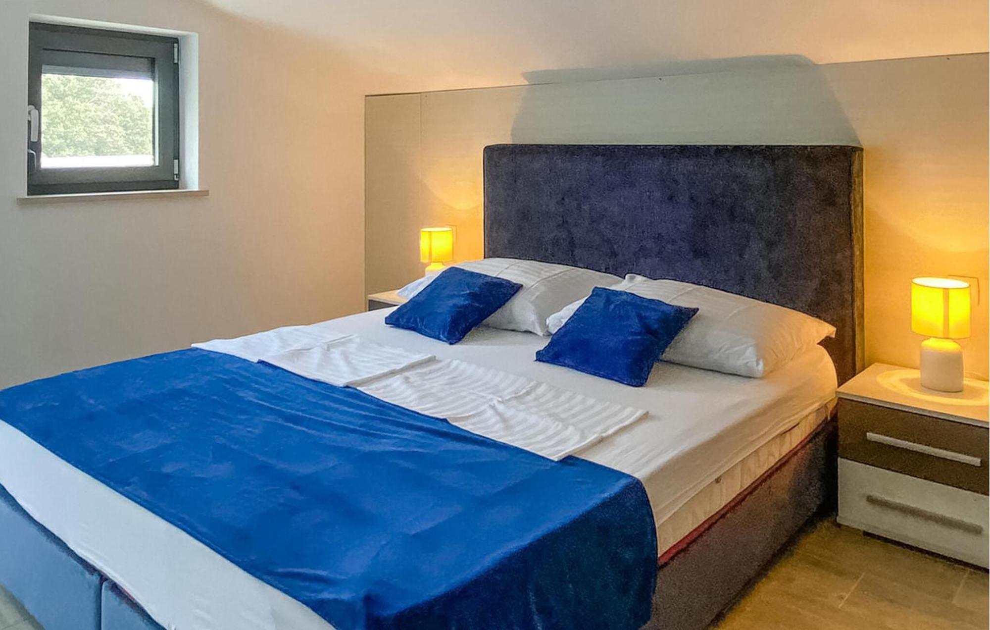 Stunning Apartment In Pjescana Uvala With Wifi Εξωτερικό φωτογραφία