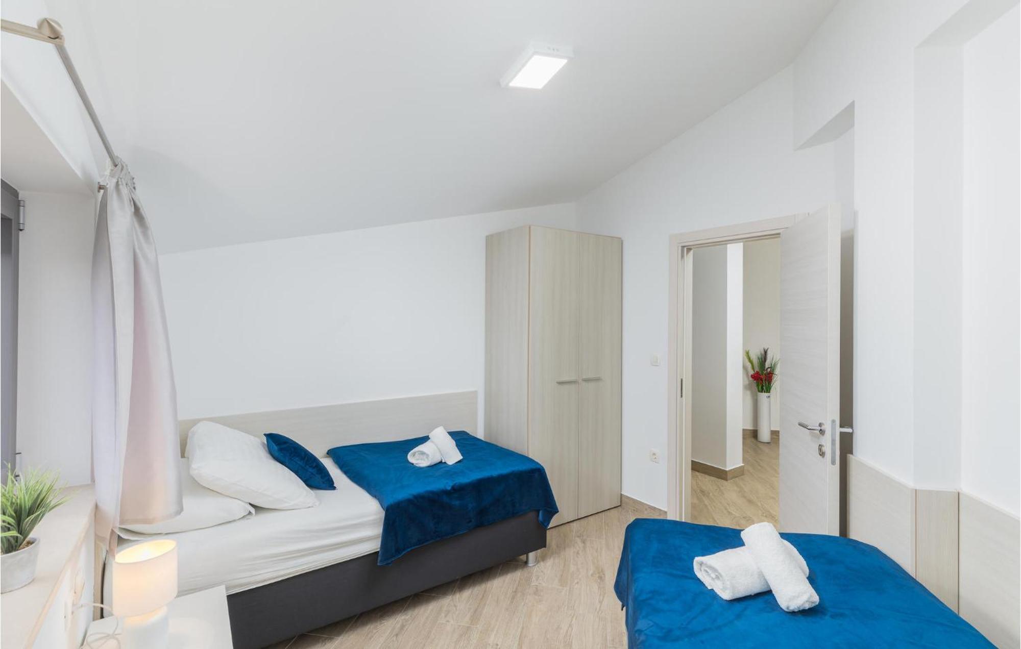 Stunning Apartment In Pjescana Uvala With Wifi Εξωτερικό φωτογραφία