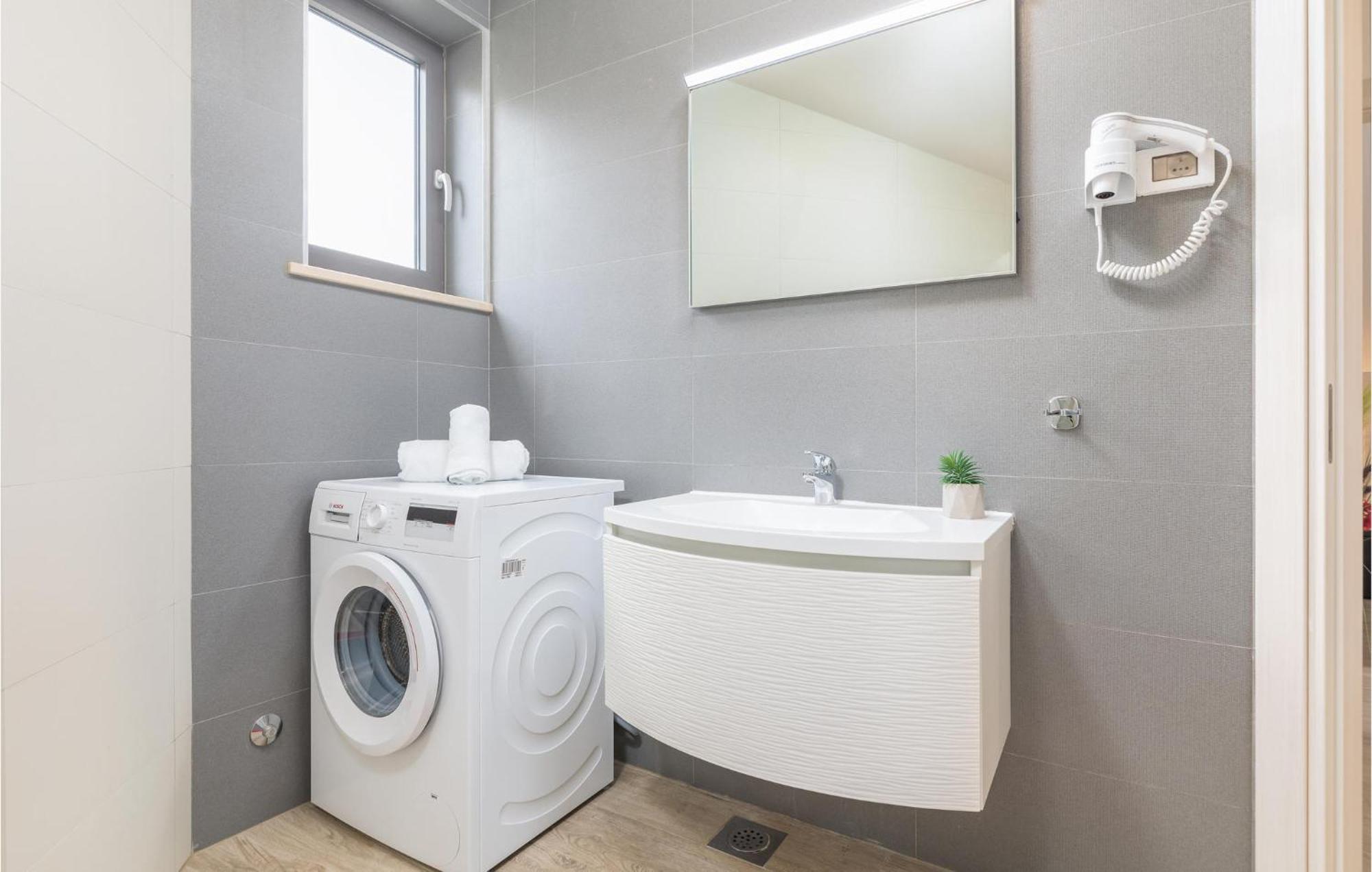 Stunning Apartment In Pjescana Uvala With Wifi Εξωτερικό φωτογραφία